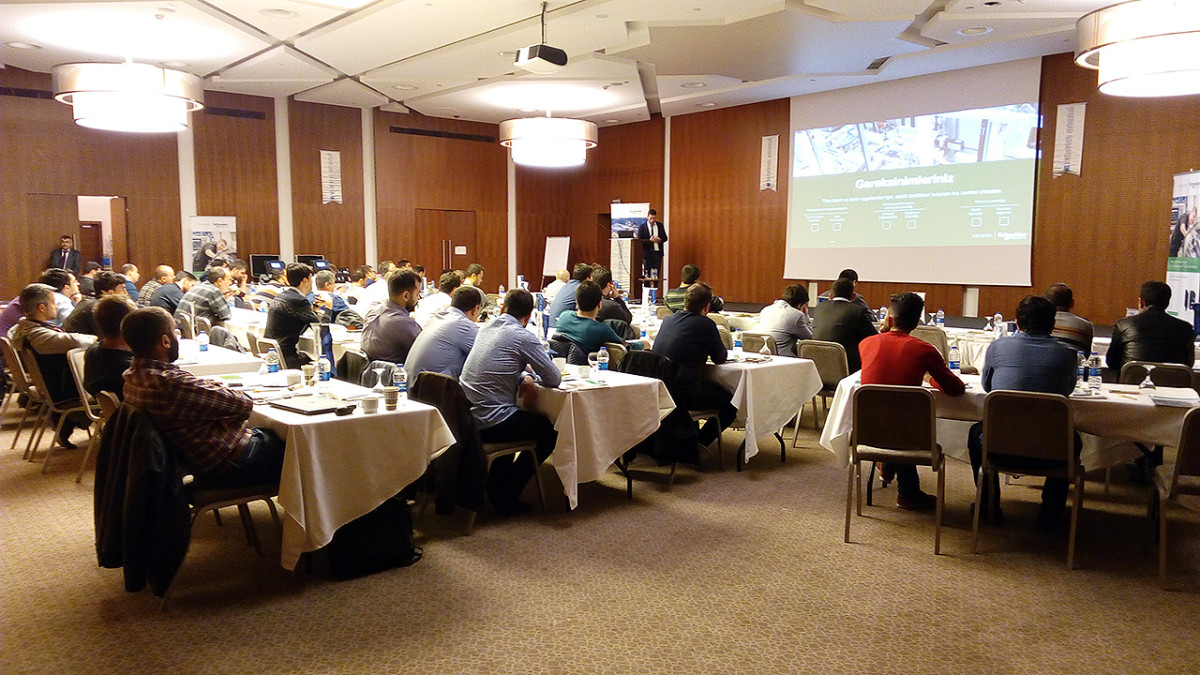 Schneider Electric Endüstri 4.0 Semineri